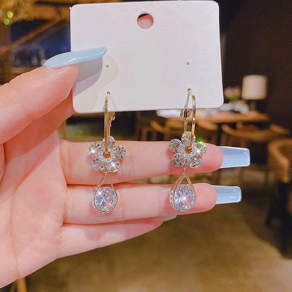 Boucles D’Oreilles avec Pendentif Fleur Cristal pour Femme | Idéal pour Les Occasions Spéciales