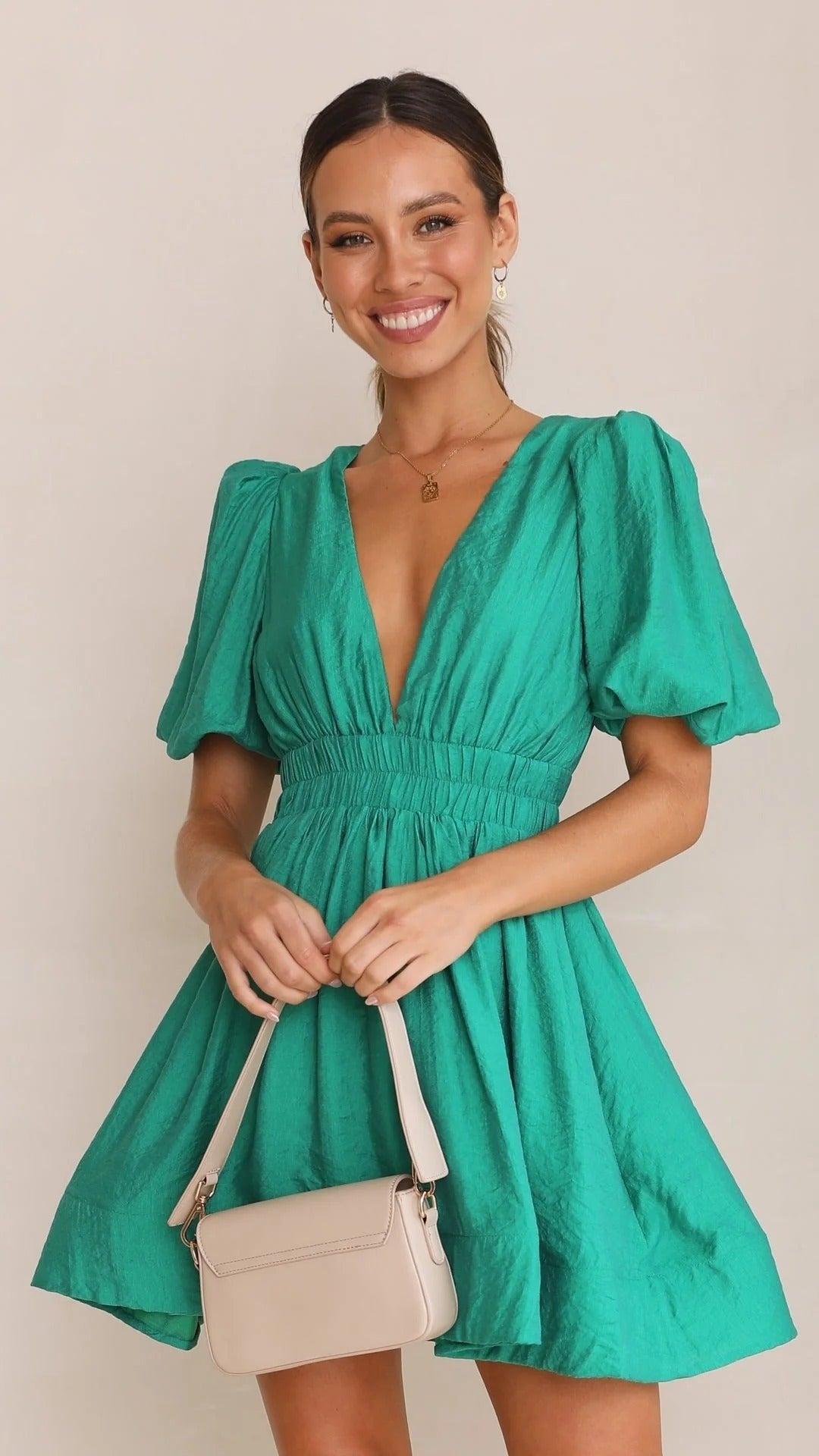 Robe Courte Évasée avec Manches Bouffantes et Encolure Carrée pour Femme | Idéale pour l’Été