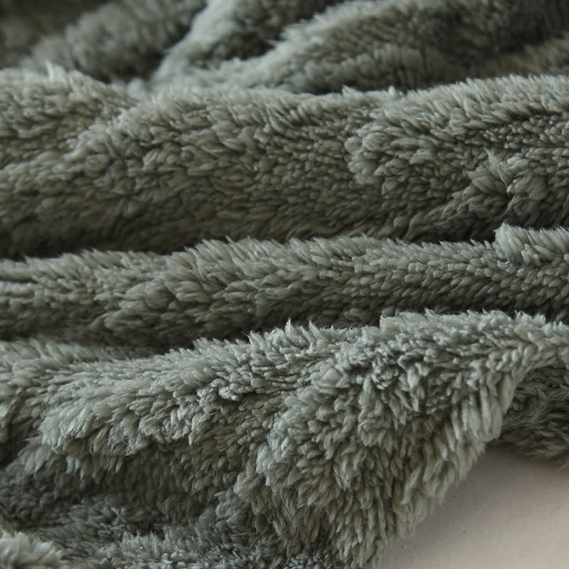 Ensemble Pyjama à Motif Brodé avec Col en V pour Adulte | Idéal pour la Maison et le Sommeil