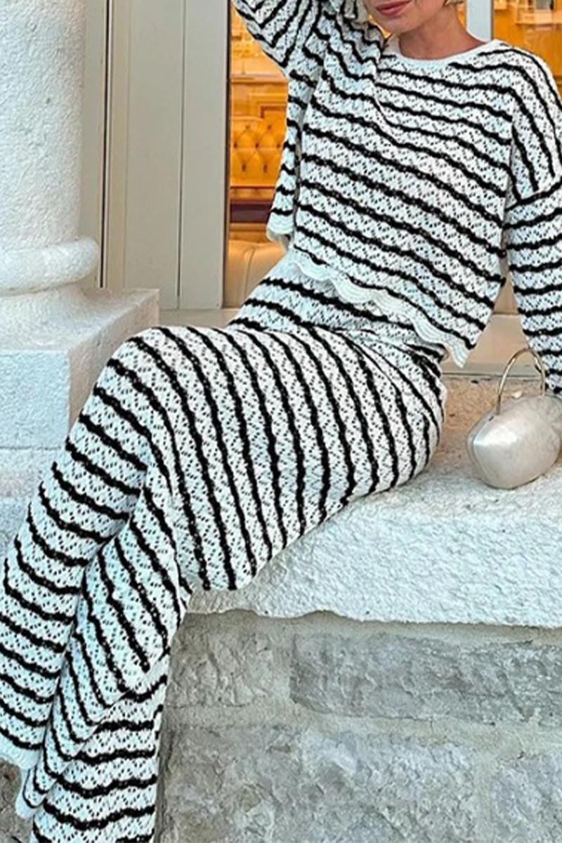 Ensemble Deux Pièces Rayé à Manches Longues avec Pantalon Large et Taille Élastique pour Femme | Idéal pour un Usage Quotidien