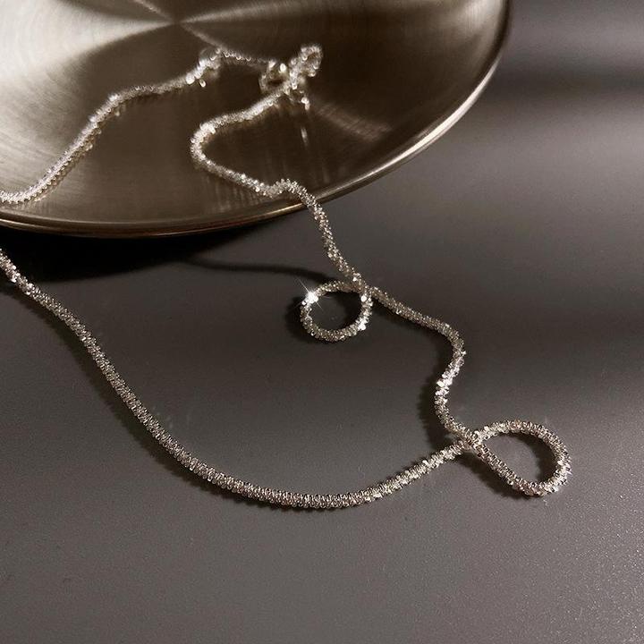 Collier Fin avec Chaîne Simple pour Femme | Idéal pour Un Usage Quotidien