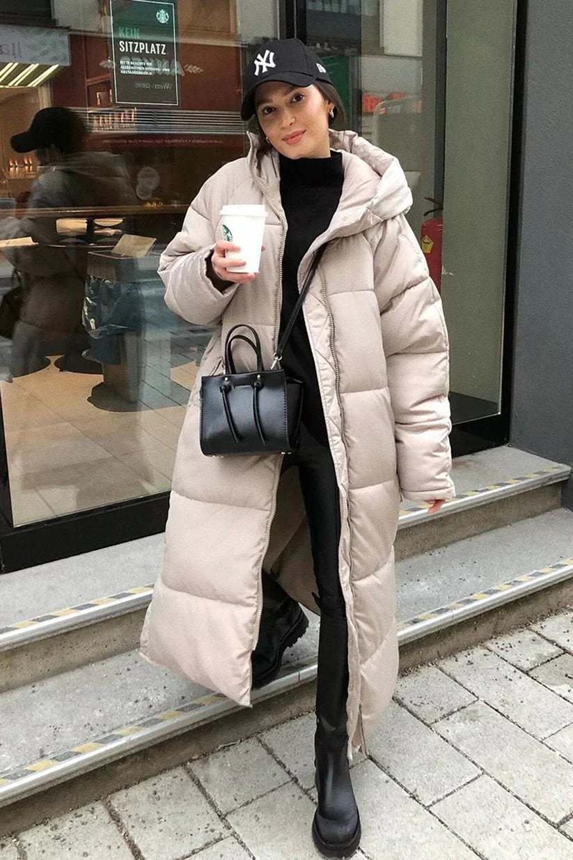 Manteau Long Matelassé avec Capuche pour Femme | Idéal pour les Journées Froides d’Hiver