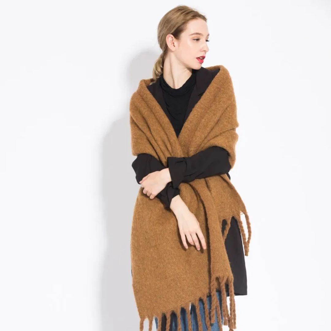 Écharpe Longue d’Hiver avec Finition Lisse pour Femme | Idéale pour la Saison Froide