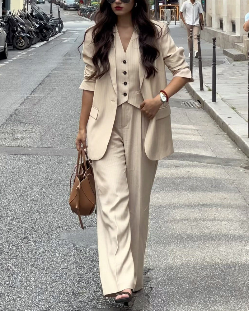 Ensemble Tailleur avec Pantalon Évasé, Gilet Boutonné Et Veste Structurée pour Femme | Idéal pour Le Bureau Et Les Événements Formels