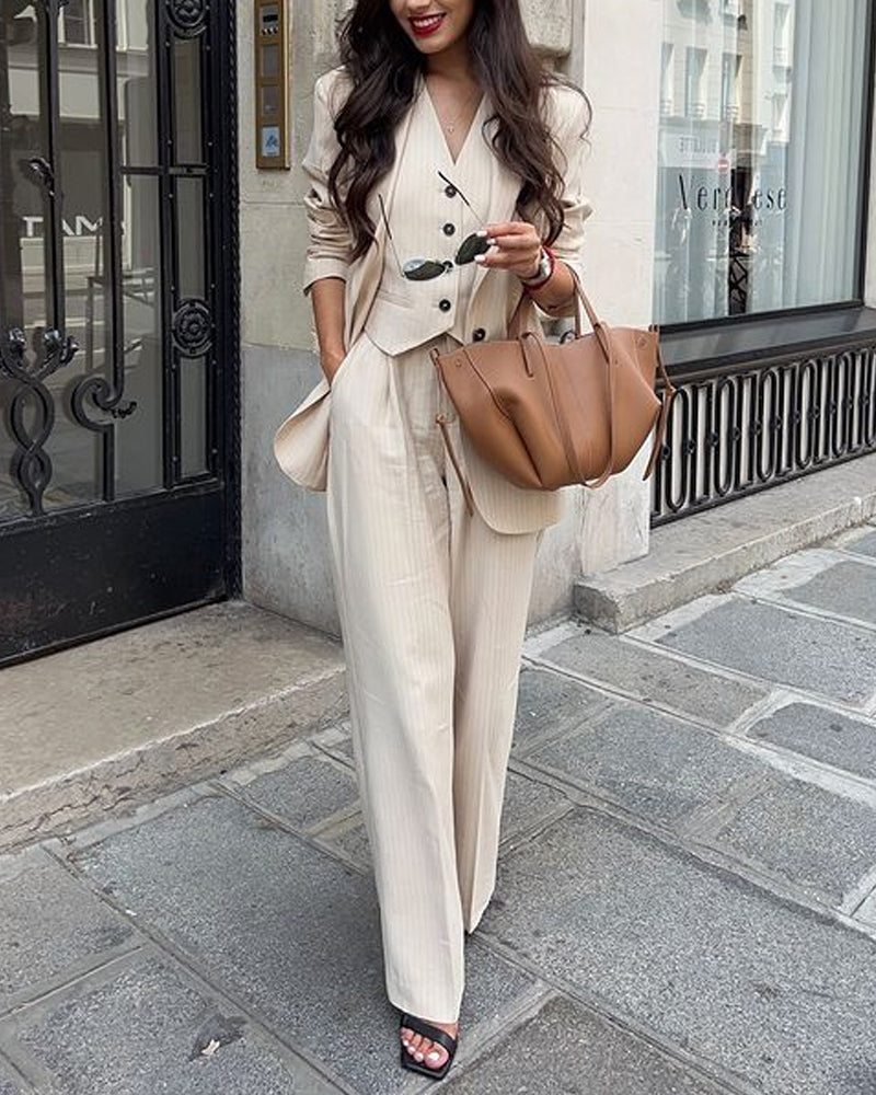 Ensemble Tailleur avec Pantalon Évasé, Gilet Boutonné Et Veste Structurée pour Femme | Idéal pour Le Bureau Et Les Événements Formels