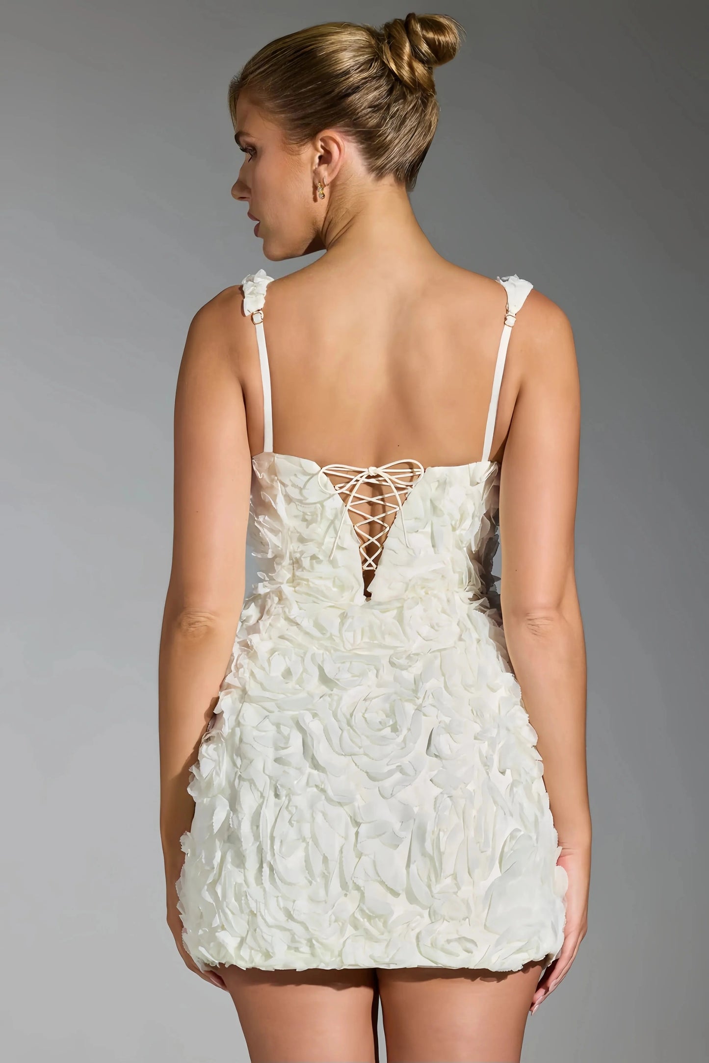 Robe Mini Dos Nu avec Motif Floral 3D pour Femme | Idéale pour l'Été et les Événements Décontractés