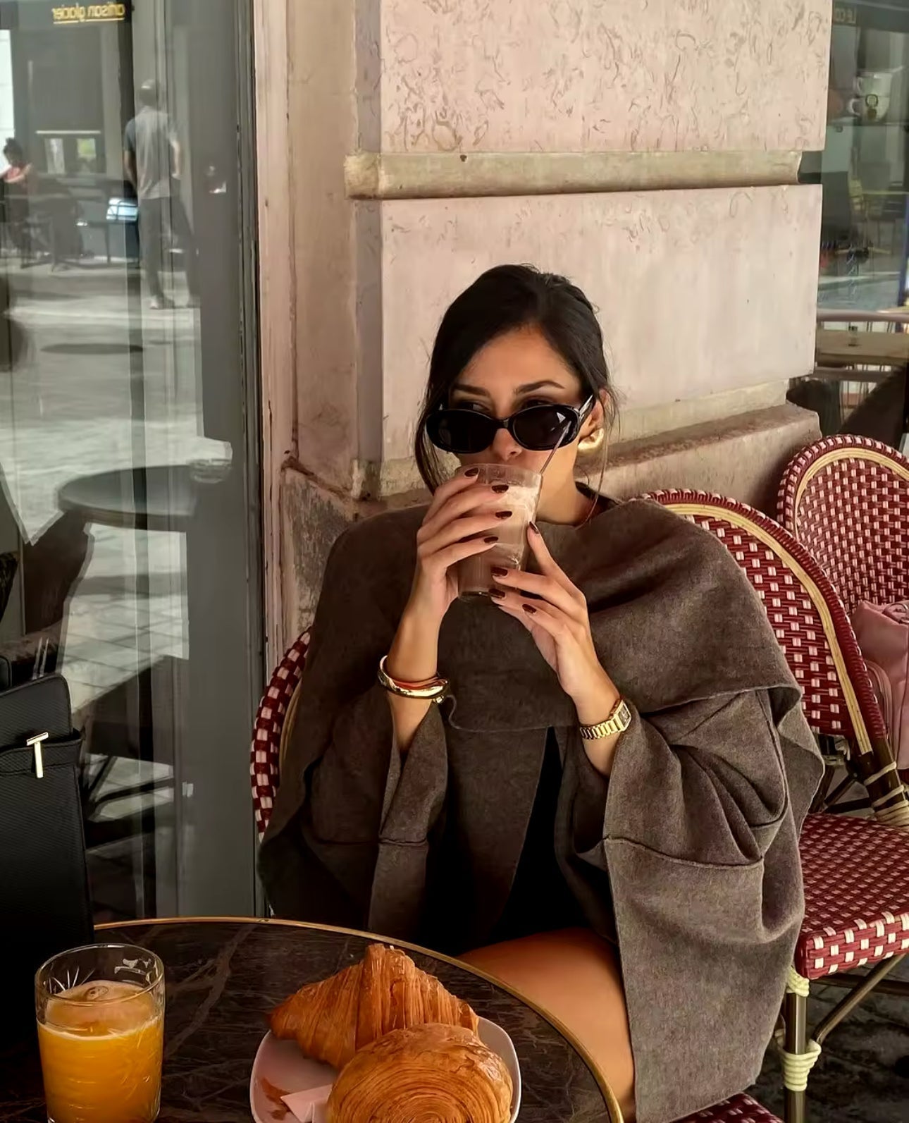 Cape Coat avec Coupe Fluide pour Femme | Idéal pour l’Automne