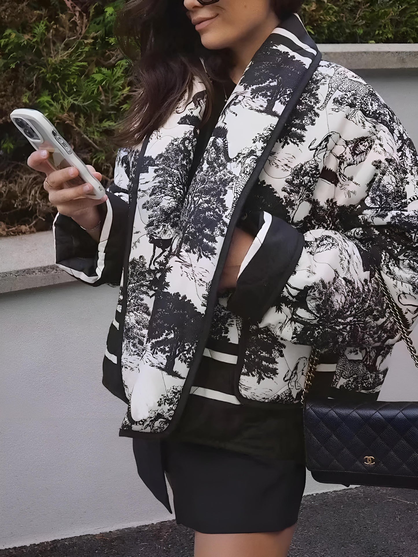 Veste Légère à Imprimé Graphique avec Poches Avant pour Femmes | Idéale pour le Printemps et l’Automne