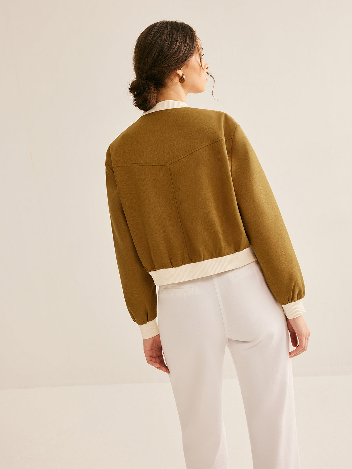 Veste Courte À Fermeture À Pressions Avec Finitions Contrastantes Pour Femme | Idéale Pour La Mi-Saison Et L’Usage Quotidien