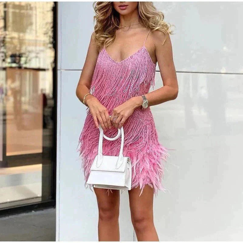 Robe Courte Avec Détails À Plumes Pour Femme | Idéale Pour Les Soirées Et Événements Spéciaux