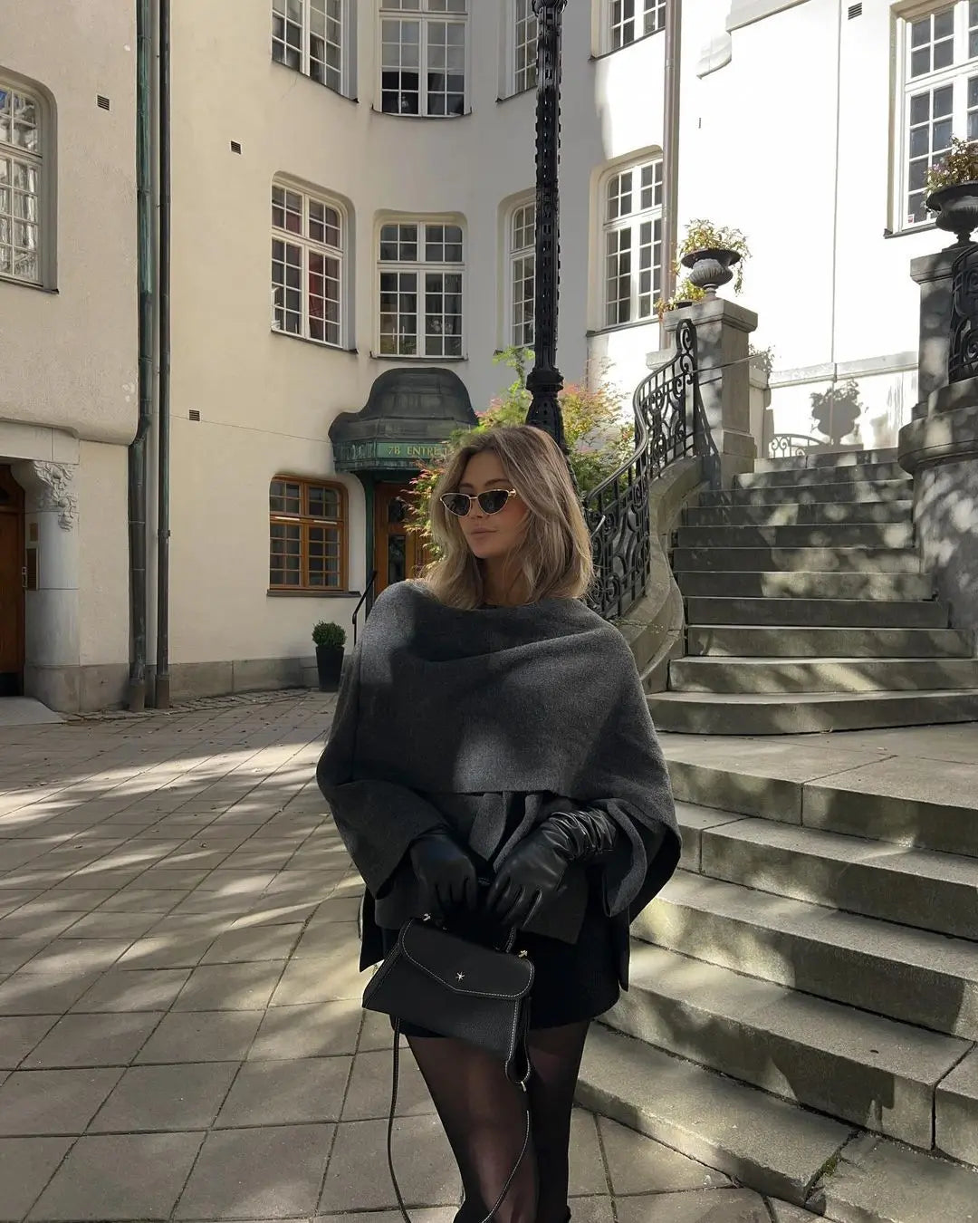 Cape Coat avec Coupe Fluide pour Femme | Idéal pour l’Automne