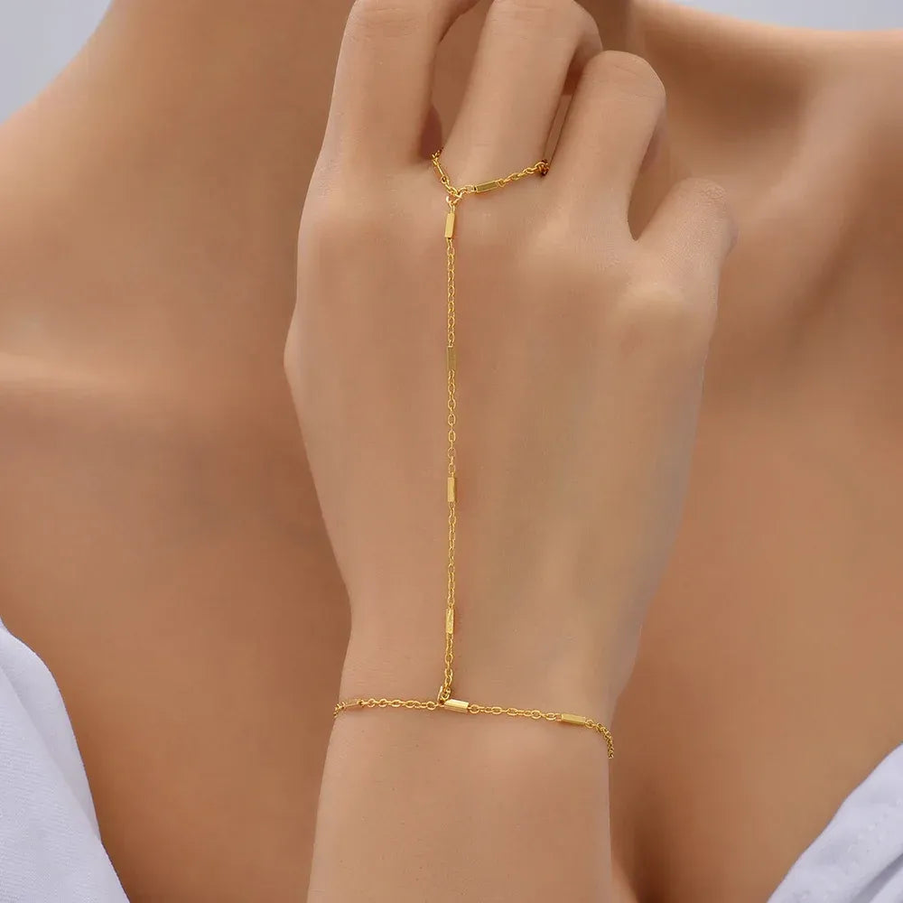 Set Bijoux avec Bracelet de Main et Chaînes Métalliques pour Femme | Idéal pour Tenues de Cérémonie ou Quotidiennes