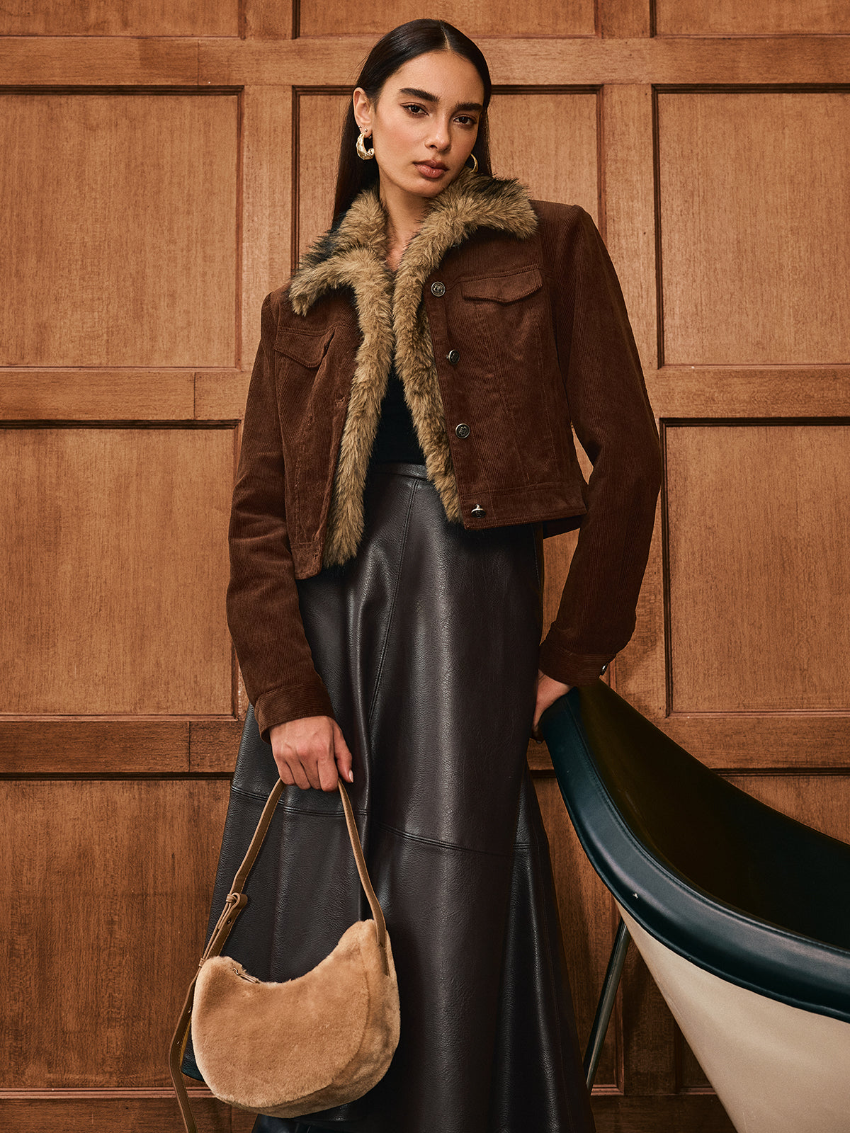 Veste Courte à Col Imitation Fourrure pour Femme | Idéale pour la Mi-Saison
