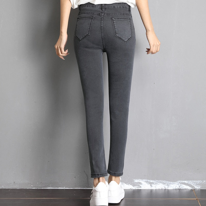 Jean Skinny Fit à Taille Standard pour Femme | Idéal pour Tenues Décontractées et Quotidiennes