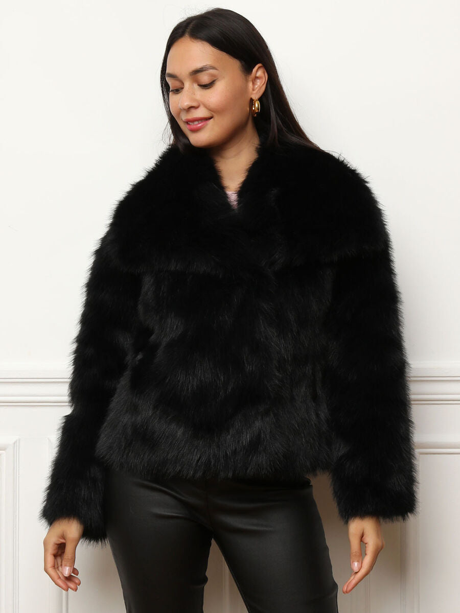 Manteau à Effet Fourrure avec Col Large pour Femmes | Idéal pour l’Hiver