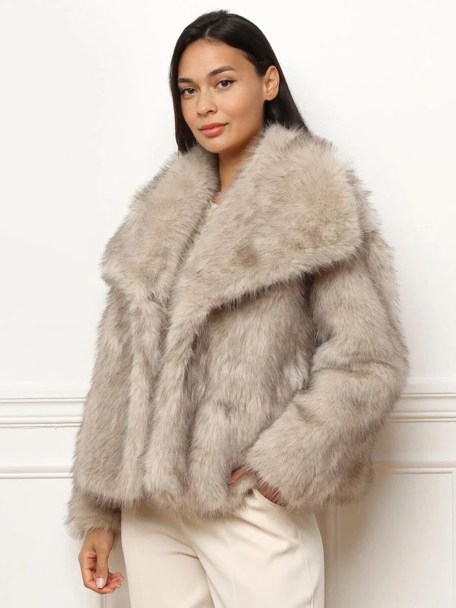 Manteau à Effet Fourrure avec Col Large pour Femmes | Idéal pour l’Hiver