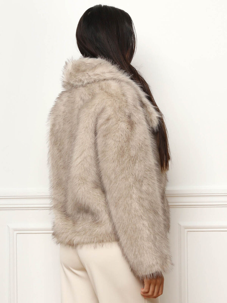 Manteau à Effet Fourrure avec Col Large pour Femmes | Idéal pour l’Hiver