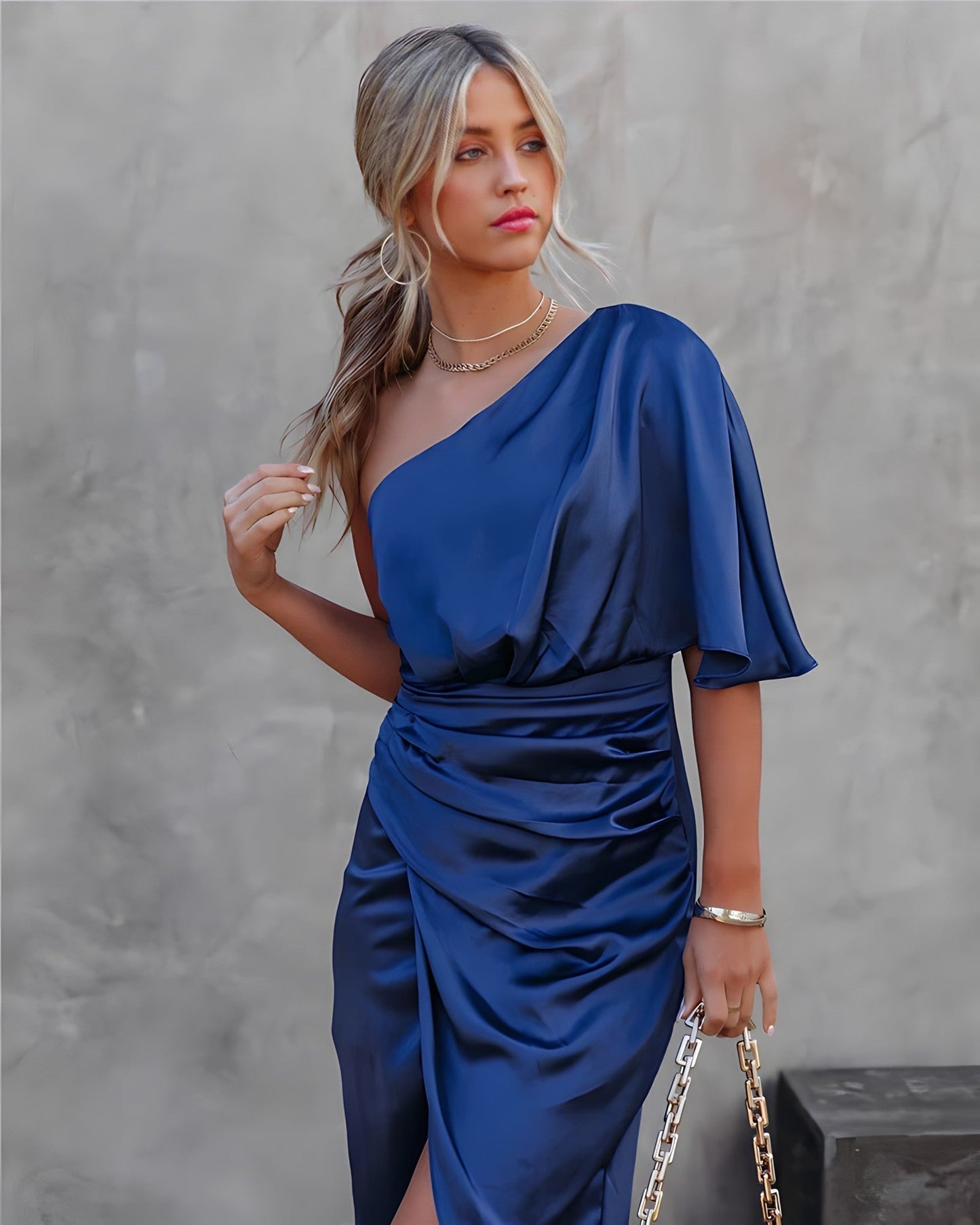Robe Midi Asymétrique avec Jupe Drapée pour Femmes | Idéale pour les Occasions Festives Ask ChatGPT