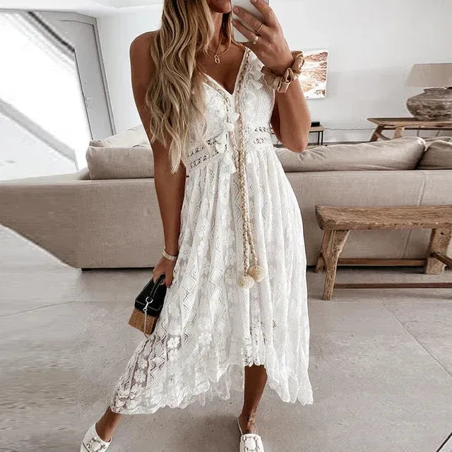 Robe Longue Femme | Col V Élégant | Détail en Dentelle | Coupe Fluide
