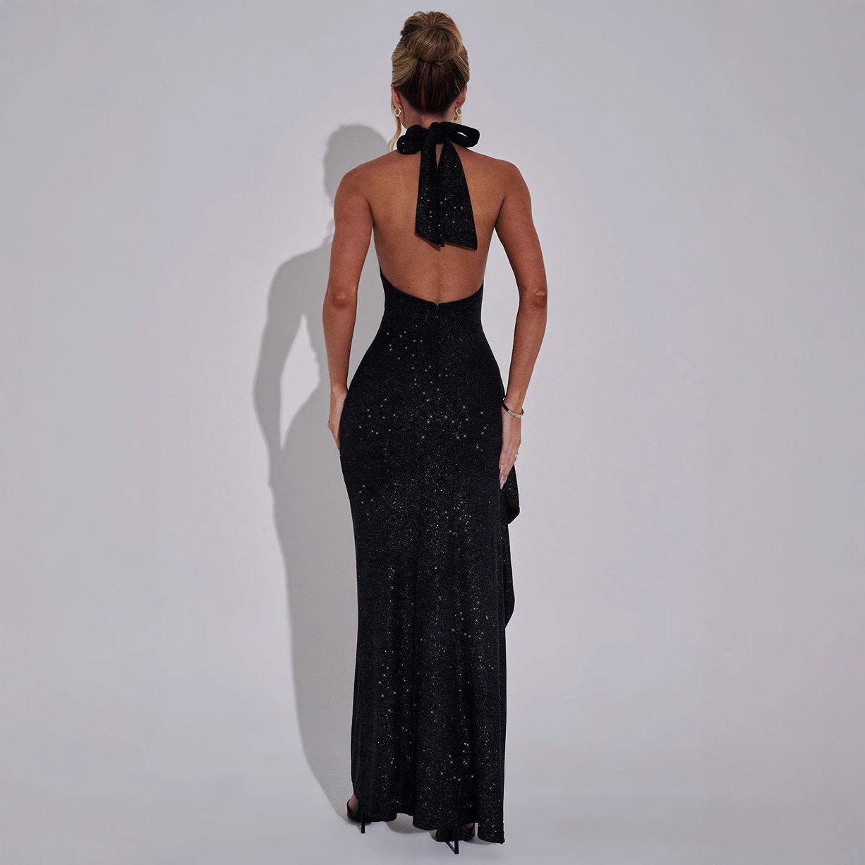 Robe de Soirée à Encolure Halter et Dos Ouvert avec Fente Latérale pour Femme | Idéale pour les Événements Formels et Festifs