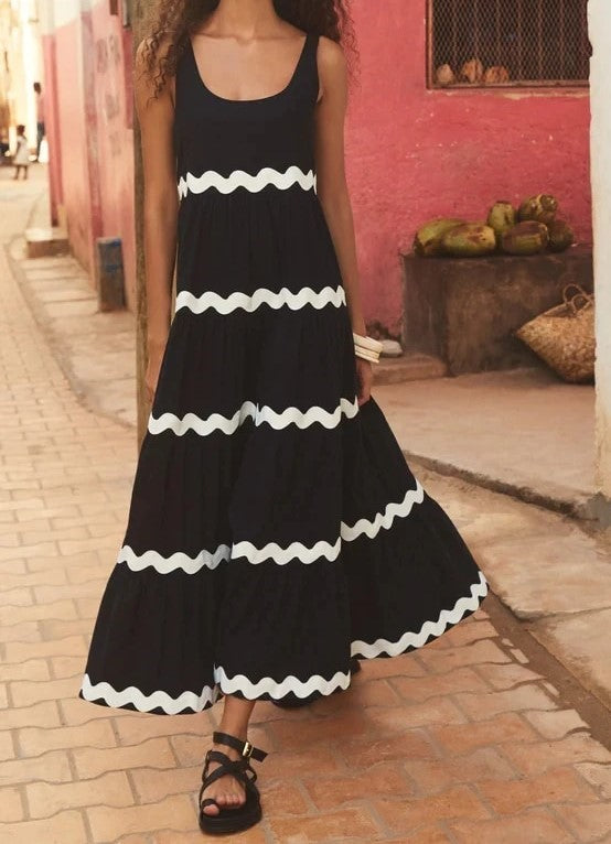 Robe Longue Blanche à Motifs Vagues Bleues pour Femme | Idéale pour les Journées d'Été