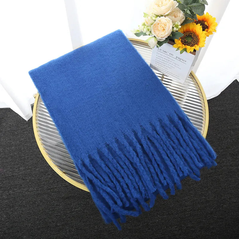 Écharpe Longue d’Hiver avec Finition Lisse pour Femme | Idéale pour la Saison Froide