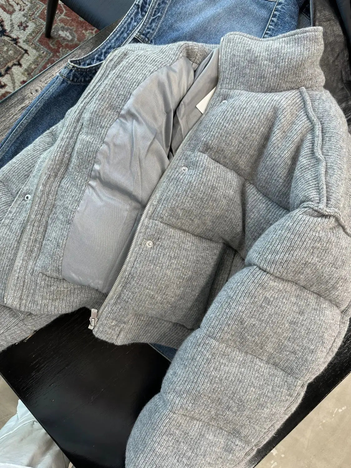 Doudoune avec Col Haut et Manches Côtelées pour Femme | Idéale pour Temps Froid