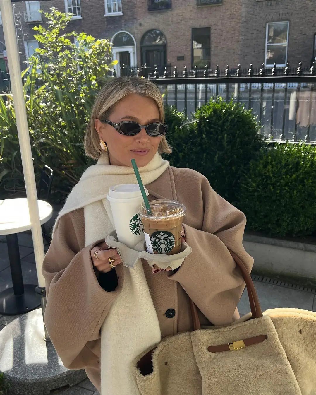 Manteau d’Hiver Oversize avec Grandes Boutons pour Femme | Idéal pour Temps Froid