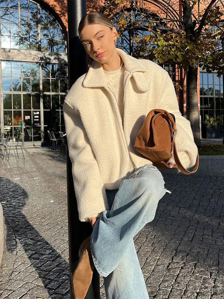 Veste Courte avec Fermeture Éclair et Col à Revers pour Femme | Idéale pour l’Automne et l’Hiver
