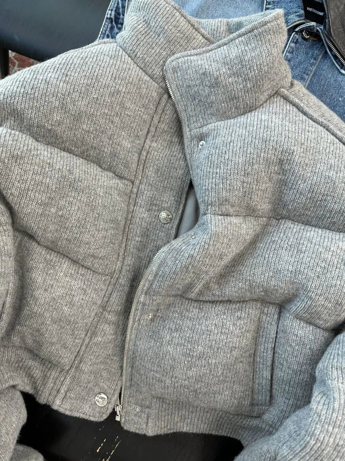 Doudoune avec Col Haut et Manches Côtelées pour Femme | Idéale pour Temps Froid