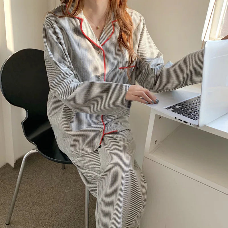 Ensemble Pyjama Rayé avec Chemise Et Pantalon pour Femme | Idéal pour Les Soirées À La Maison