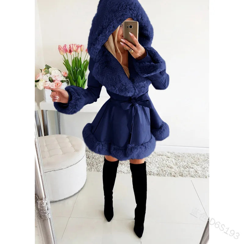 Manteau Long à Capuche avec Col Bordé pour Femmes | Idéal pour la Saison Hivernale