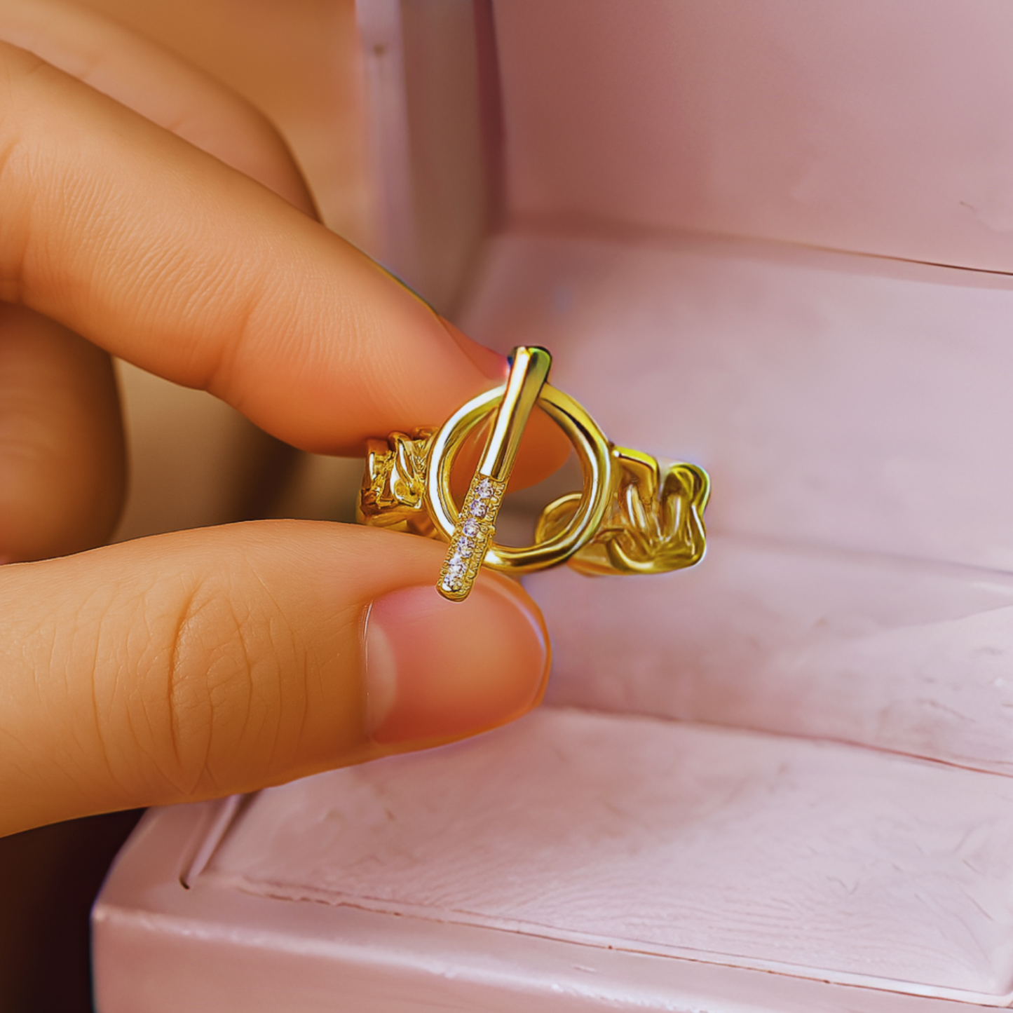 Bague Chaîne Gothique avec Fermoir OT pour Femme | Idéale pour Les Occasions Spéciales