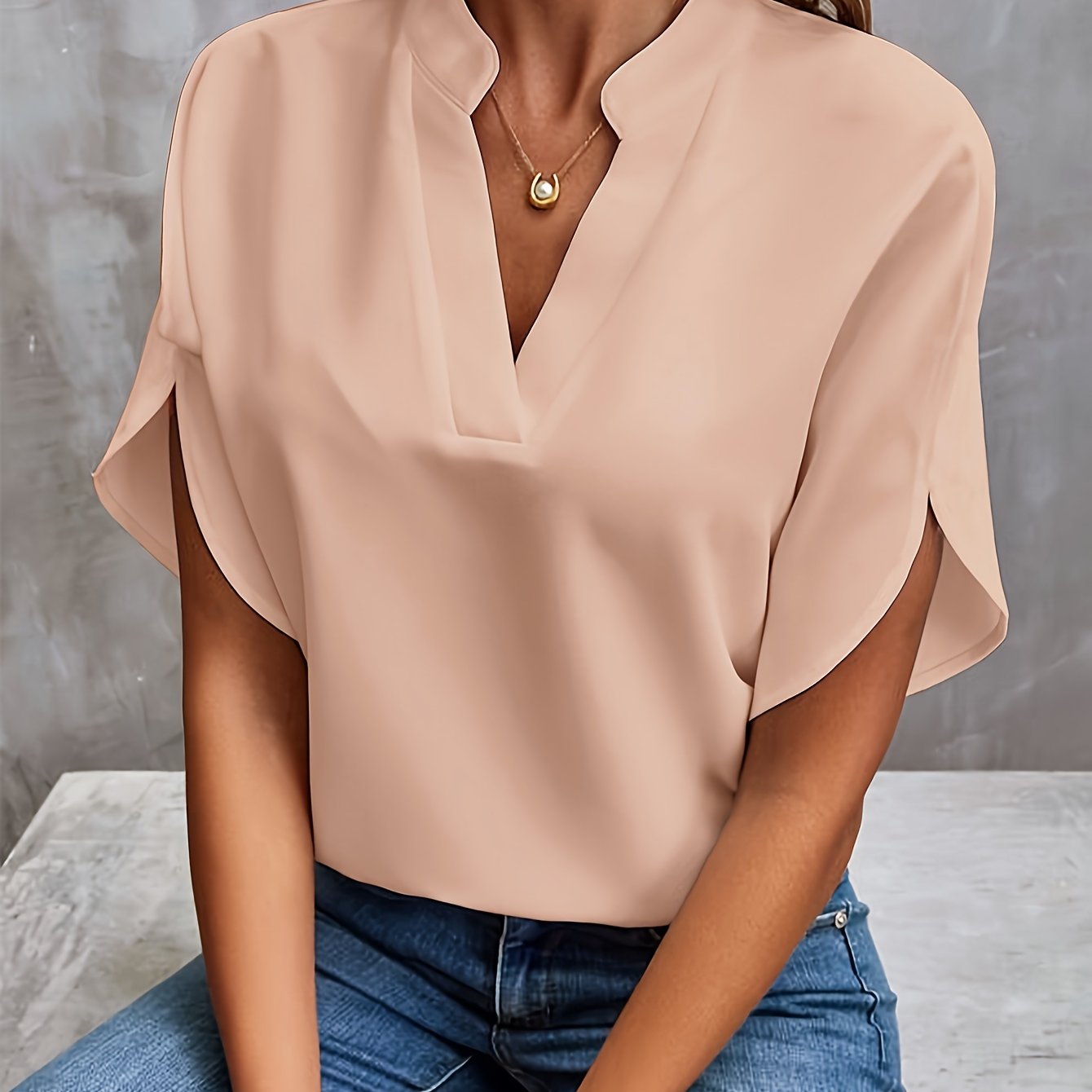 Blouse à Manches Courtes avec Col en V pour Femme | Idéale pour les Journées Chaudes