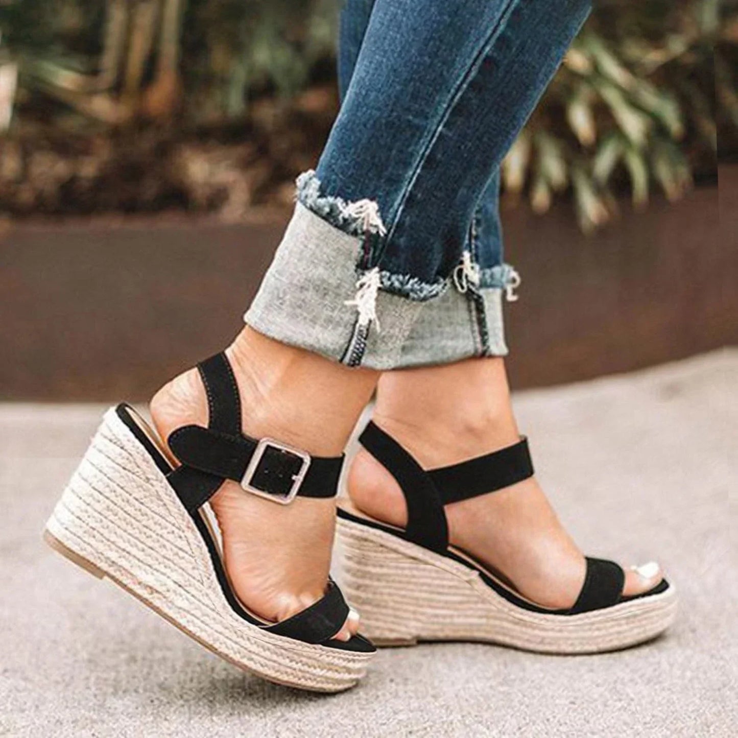 Chaussures Compensées à Talon Moyen pour Femmes | Idéales pour un Usage Quotidien ou les Sorties