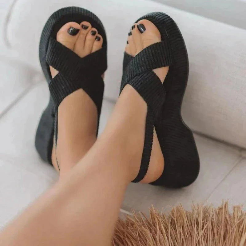 Sandales Ouvertes À Brides Croisées Avec Design À Enfiler Pour Femmes | Idéal Pour L’été
