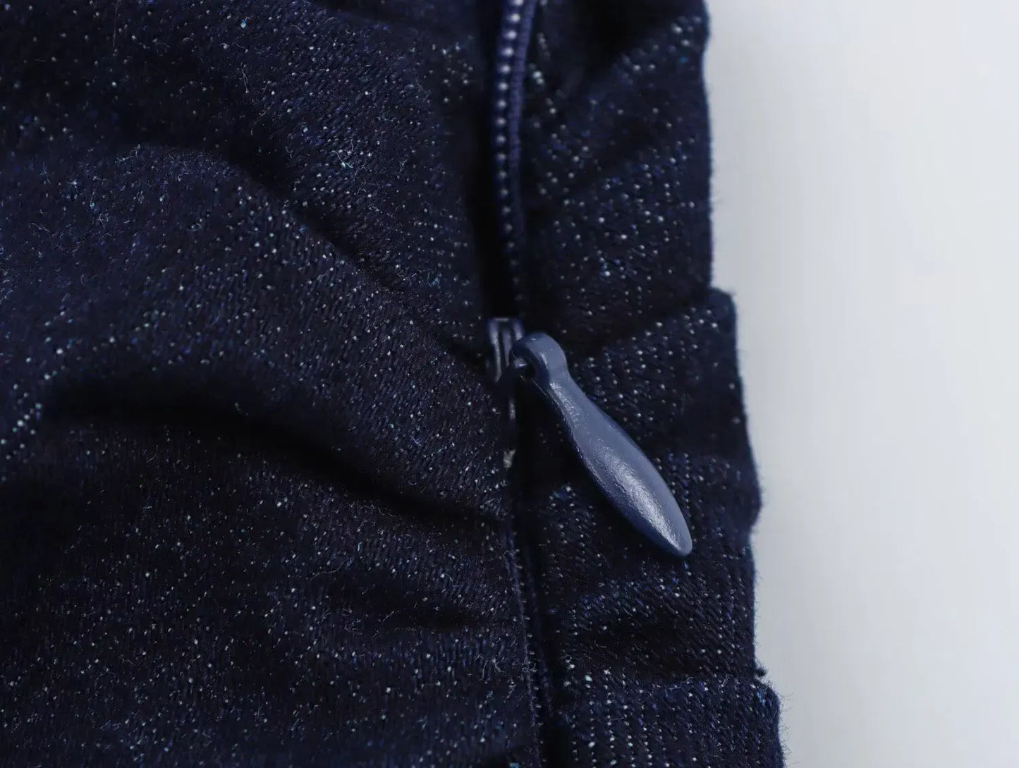 Robe Courte Sans Manches à Coupe Ajustée pour Femme | Idéale pour les Journées Décontractées