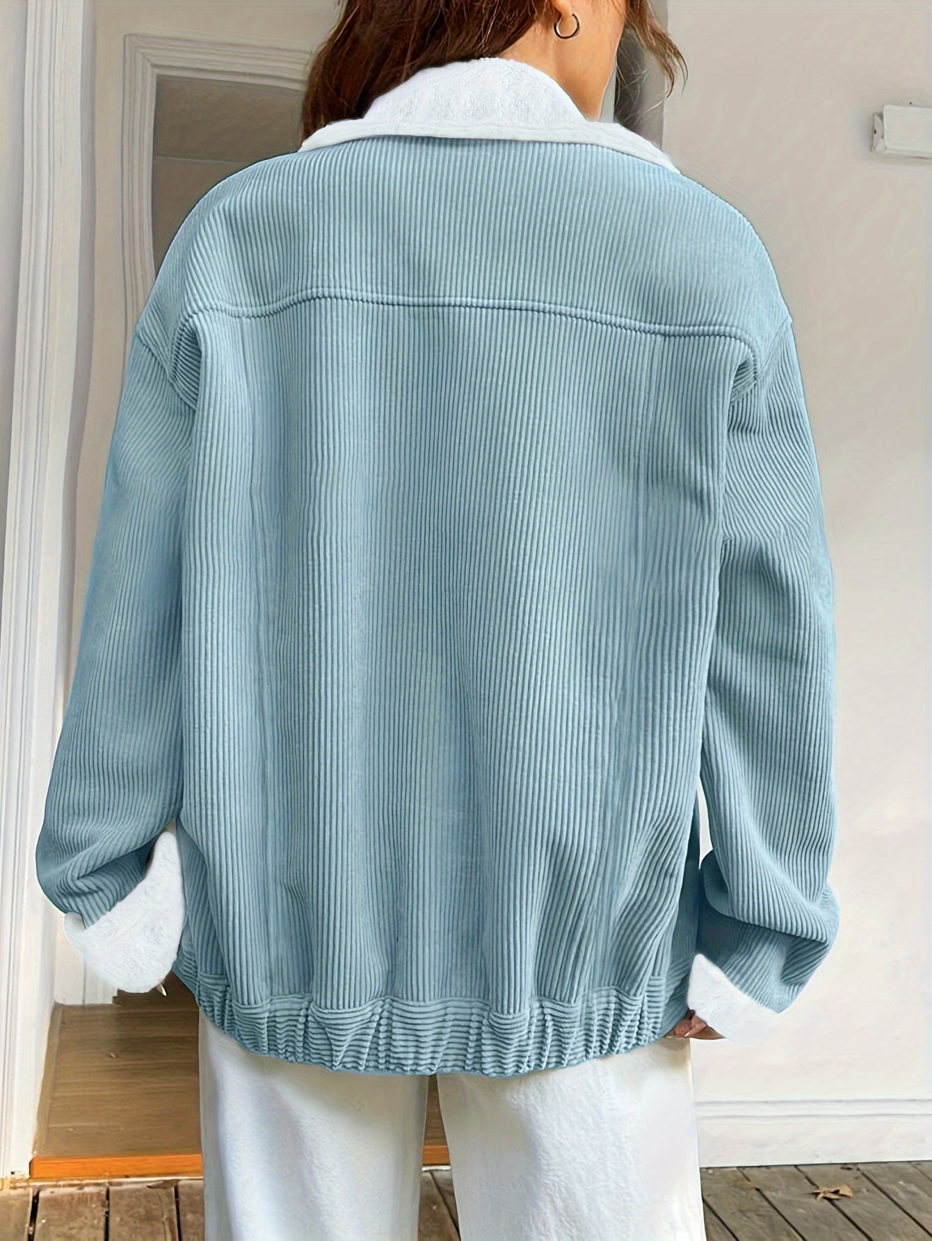 Manteau Côtelé avec Fermeture à Boutons et Col Structuré pour Femme | Idéal pour l’Automne et l’Hiver