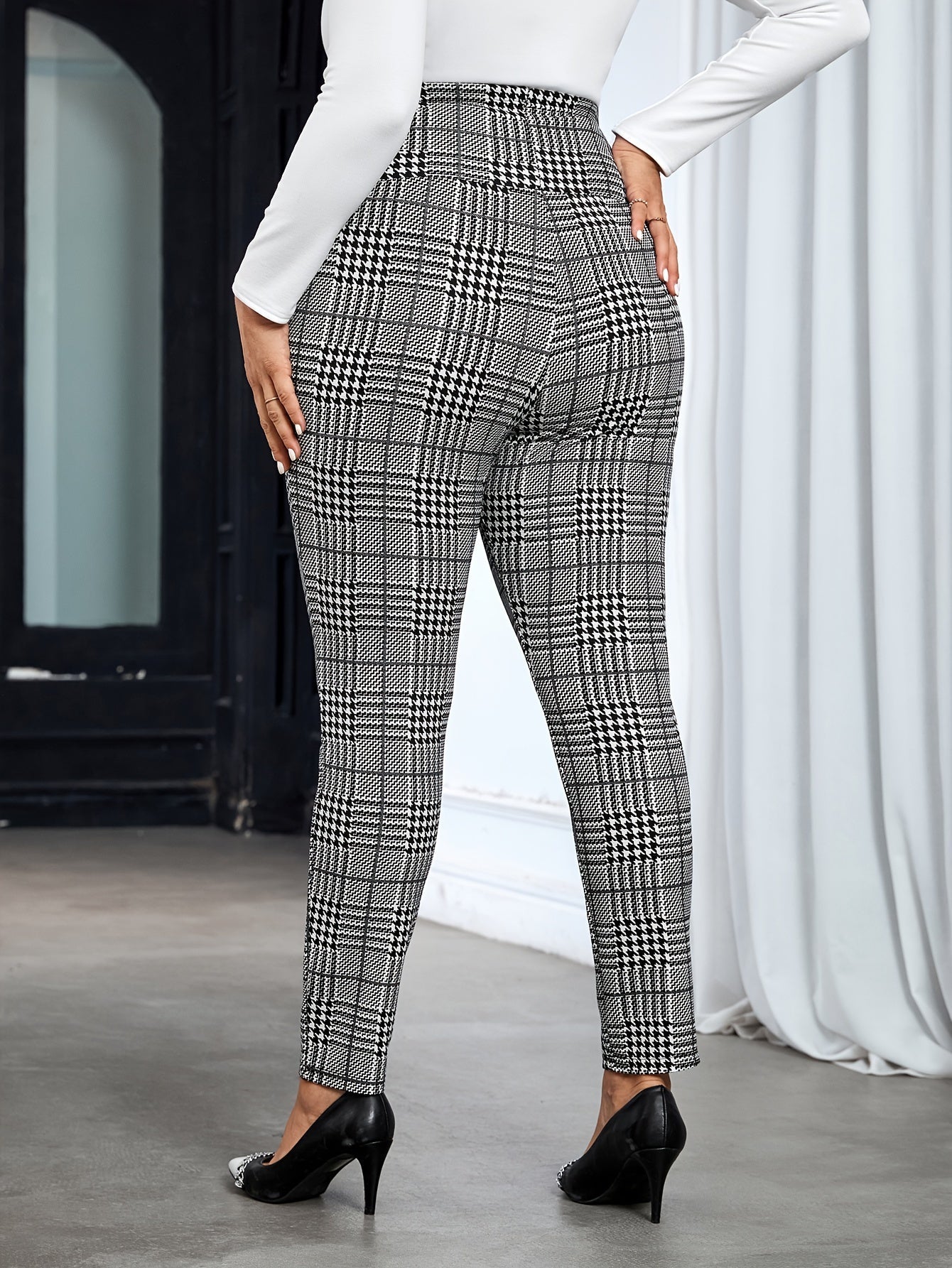 Pantalon de Loisirs à Carreaux Noirs pour Femme | Idéal pour le Bureau ou un Usage Quotidien