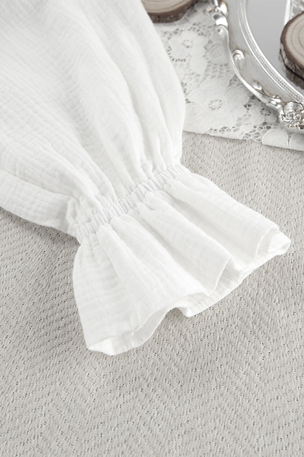 Ensemble Deux Pièces avec Haut à Volants Col V et Manches Longues et Pantalon Coordonné pour Femme | Idéal pour un Usage Quotidien