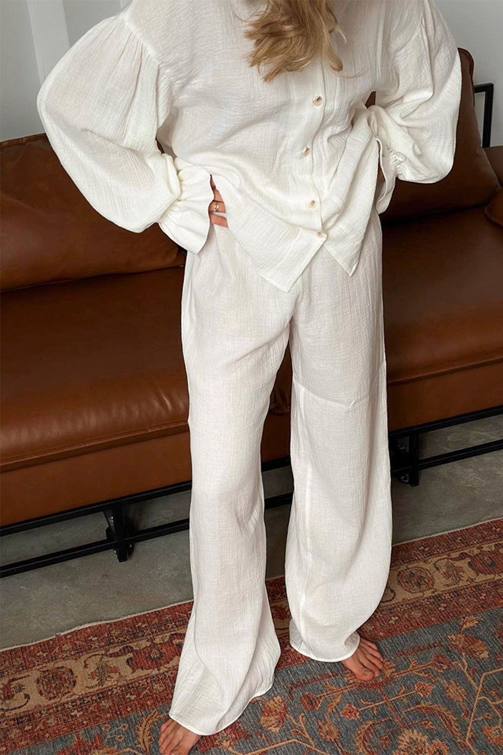Ensemble Deux Pièces avec Haut à Volants Col V et Manches Longues et Pantalon Coordonné pour Femme | Idéal pour un Usage Quotidien