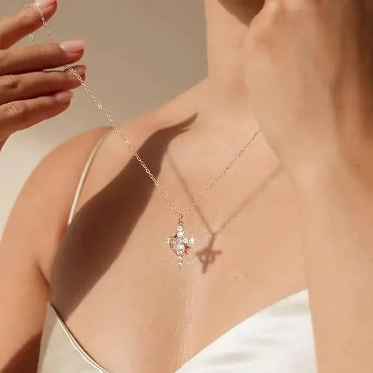 Collier avec Pendentif Croix Et Couronne Unisexe | Idéal Pour Un Usage Quotidien