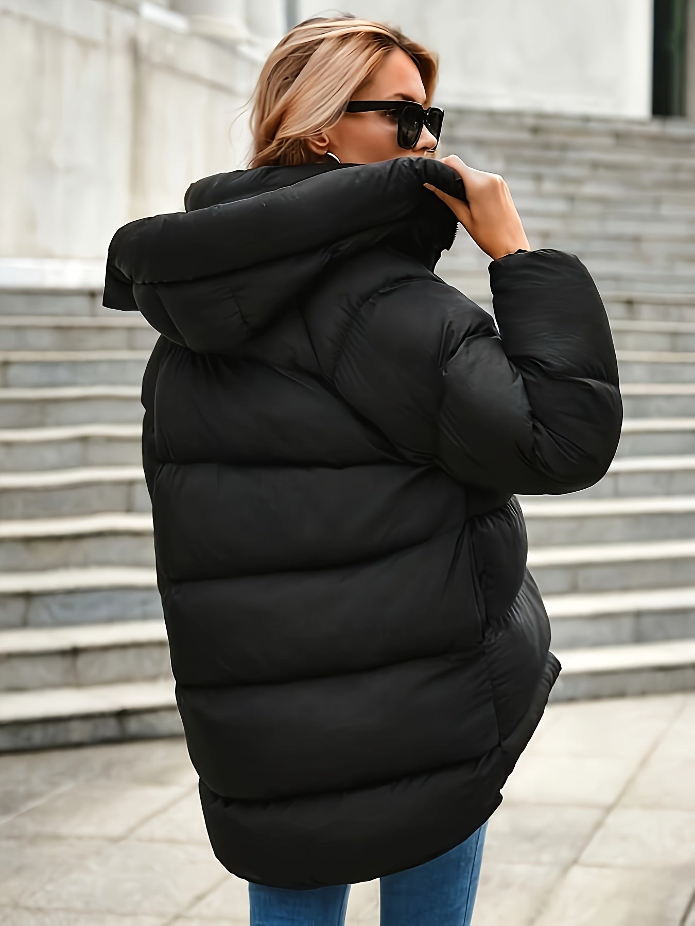 Doudoune Courte Matelassée avec Capuche et Col Montant pour Femme | Idéale par Temps Froid