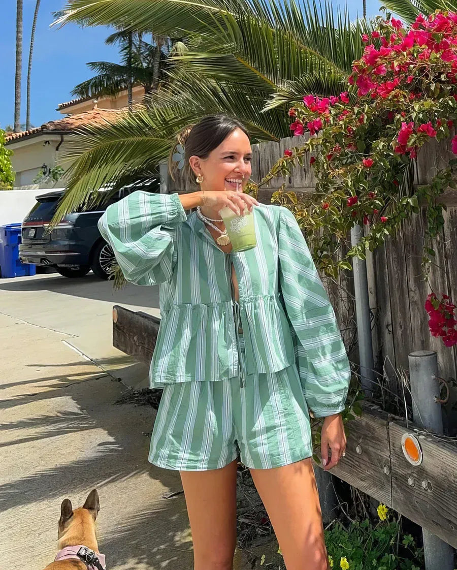 Ensemble Décontracté avec Blouse Ample et Shorts à Rayures pour Femme | Idéal pour l’Été et un Usage Quotidien