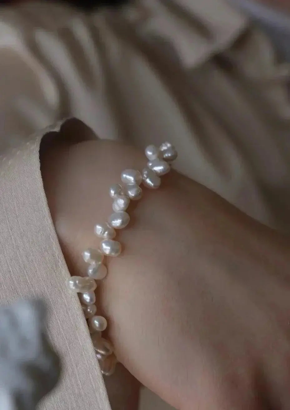 Bracelet avec Perles et Détails Modernes pour Femmes | Idéal pour le Quotidien et les Occasions Spéciales