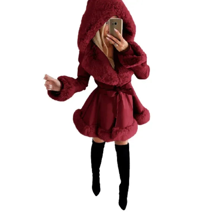 Manteau Long à Capuche avec Col Bordé pour Femmes | Idéal pour la Saison Hivernale