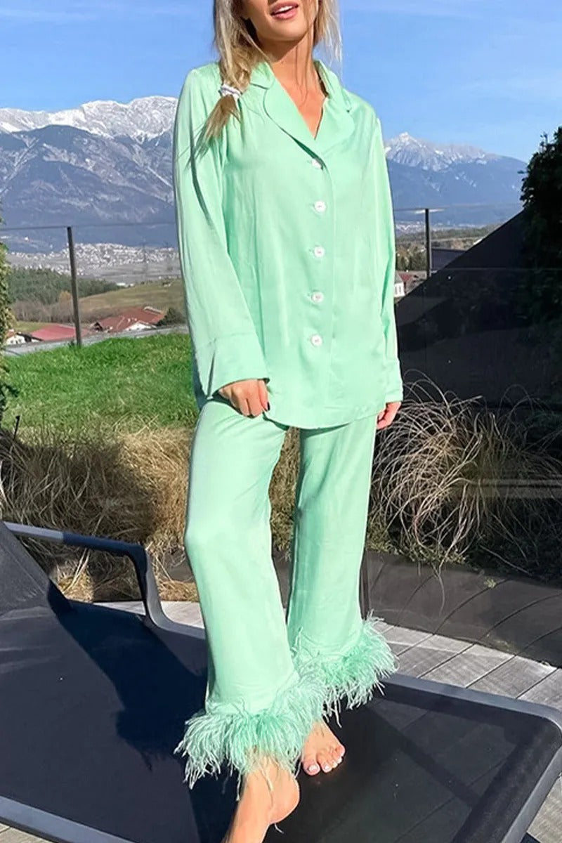 Ensemble Deux Pièces Uni avec Détails en Plumes et Col Rabattu pour Adulte | Idéal pour les Moments de Détente