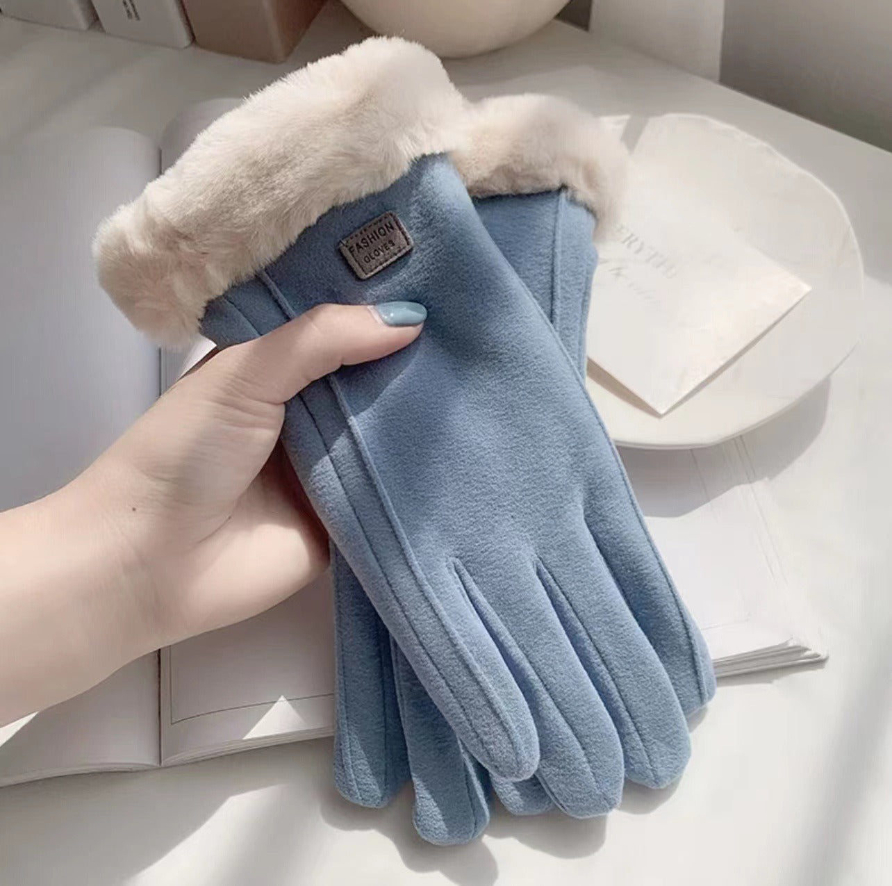Gants d’Hiver avec Détail en Forme de Cœur pour Femme | Idéals pour les Journées Froides