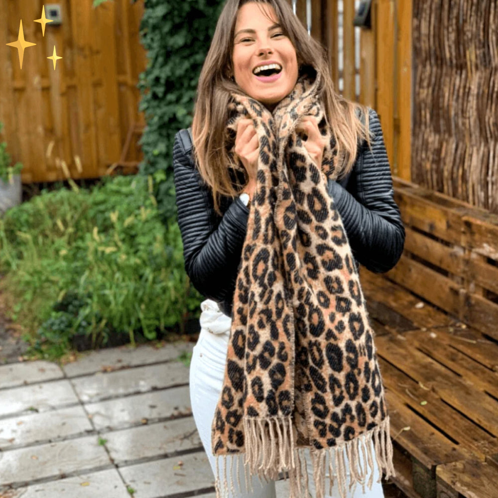 Écharpe à Motif Léopard Tricotée pour Femme | Idéale pour la Saison Froide