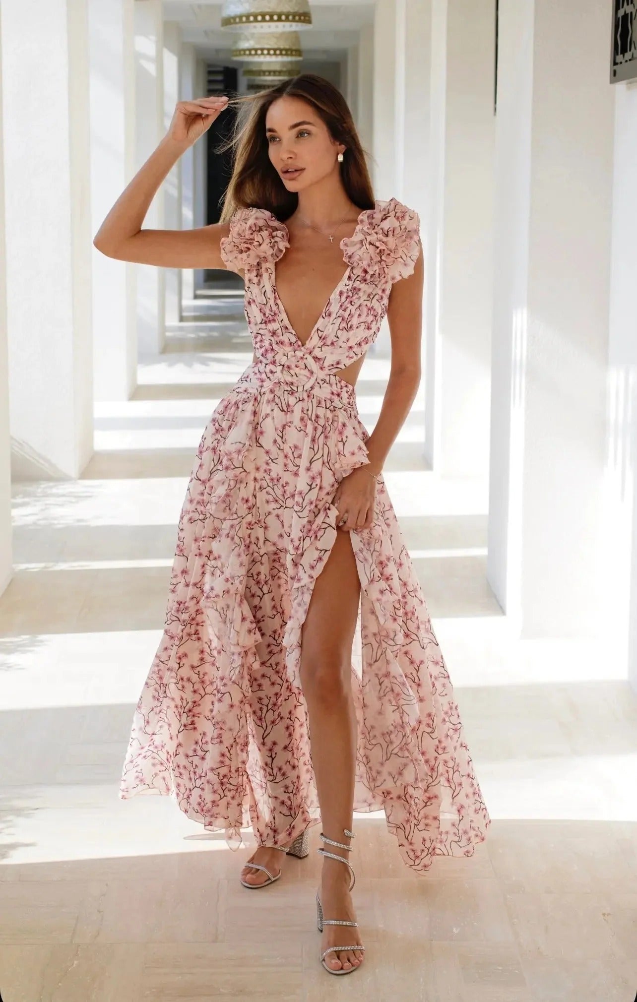 Robe Longue à Fleurs avec Manches à Volants et Décolleté en V Profond pour Femme | Idéale pour le Printemps et l'Été